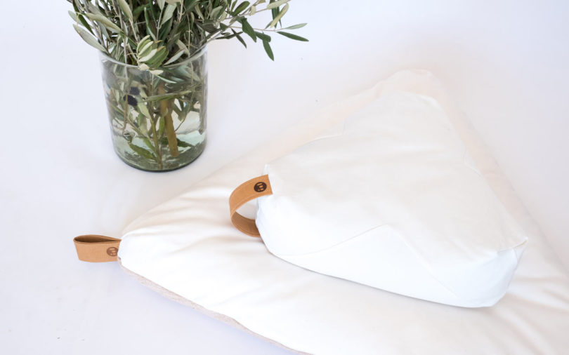 提升您的冥想练习-三角形坐垫---酷图编号1223176