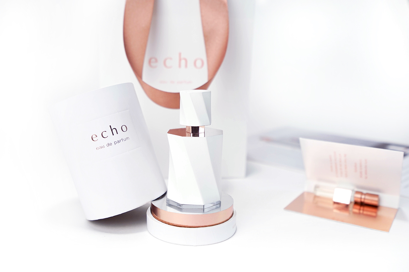 ECHO-一种表达简约背后复杂的香水---酷图编号2