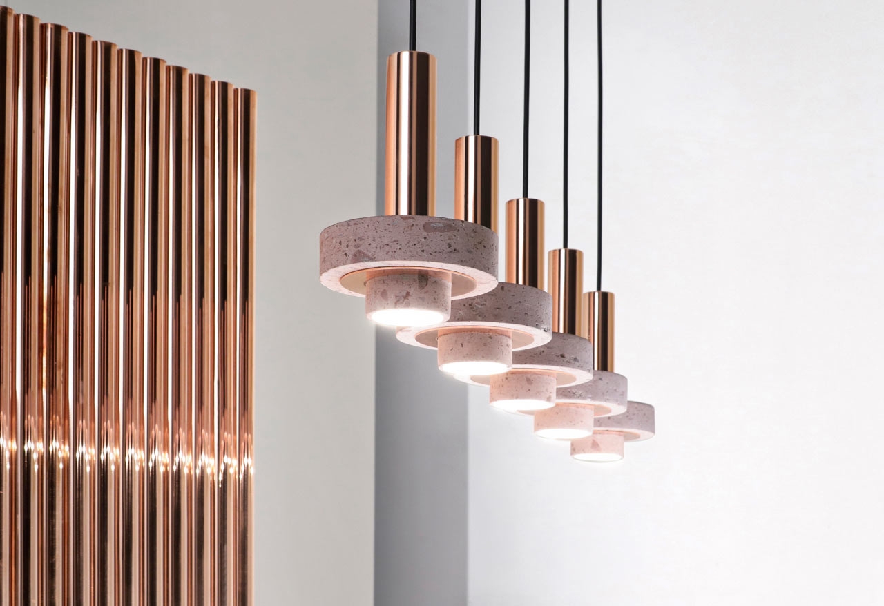 继续探索对比材料和比例的吊灯图片