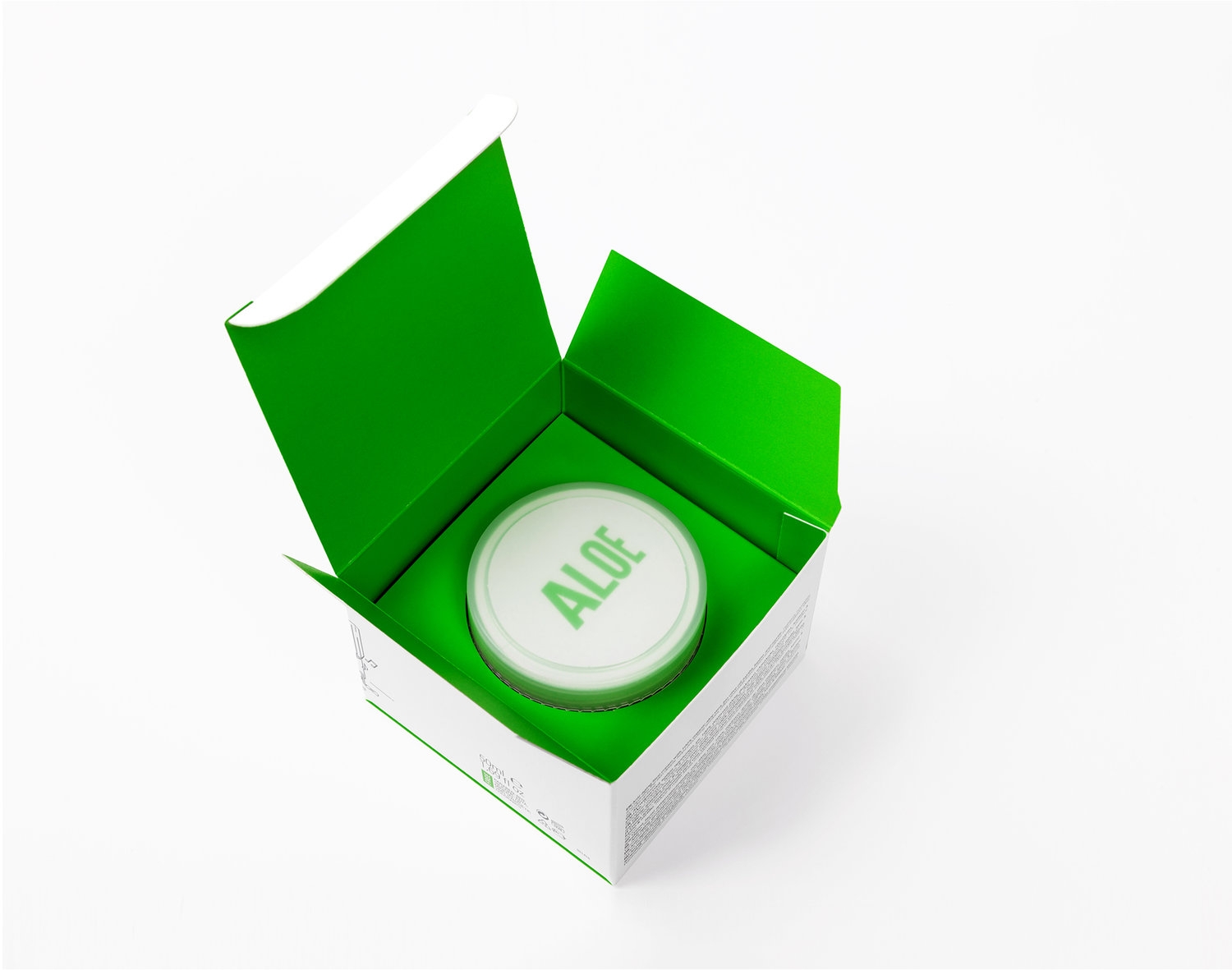 希腊流行绿色护肤包装脱颖而出封面大图