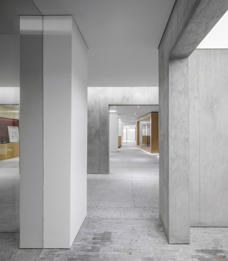 随意放松的场所环境,文艺时尚的空间氛围,营造一个充满创造力的办公之所。