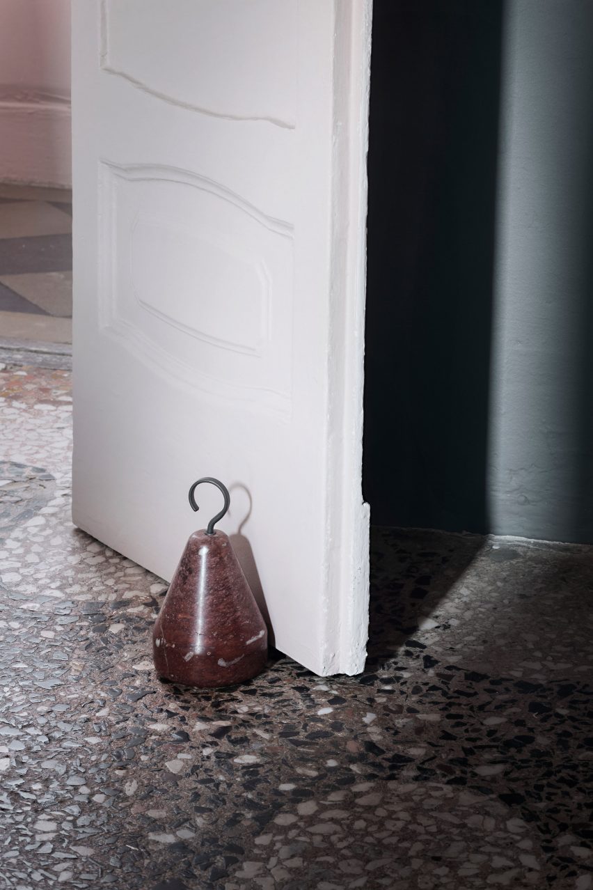 将大理石家具和斑点水磨石地板融为一体的米兰Casa Salvatori酒店---酷图编号4