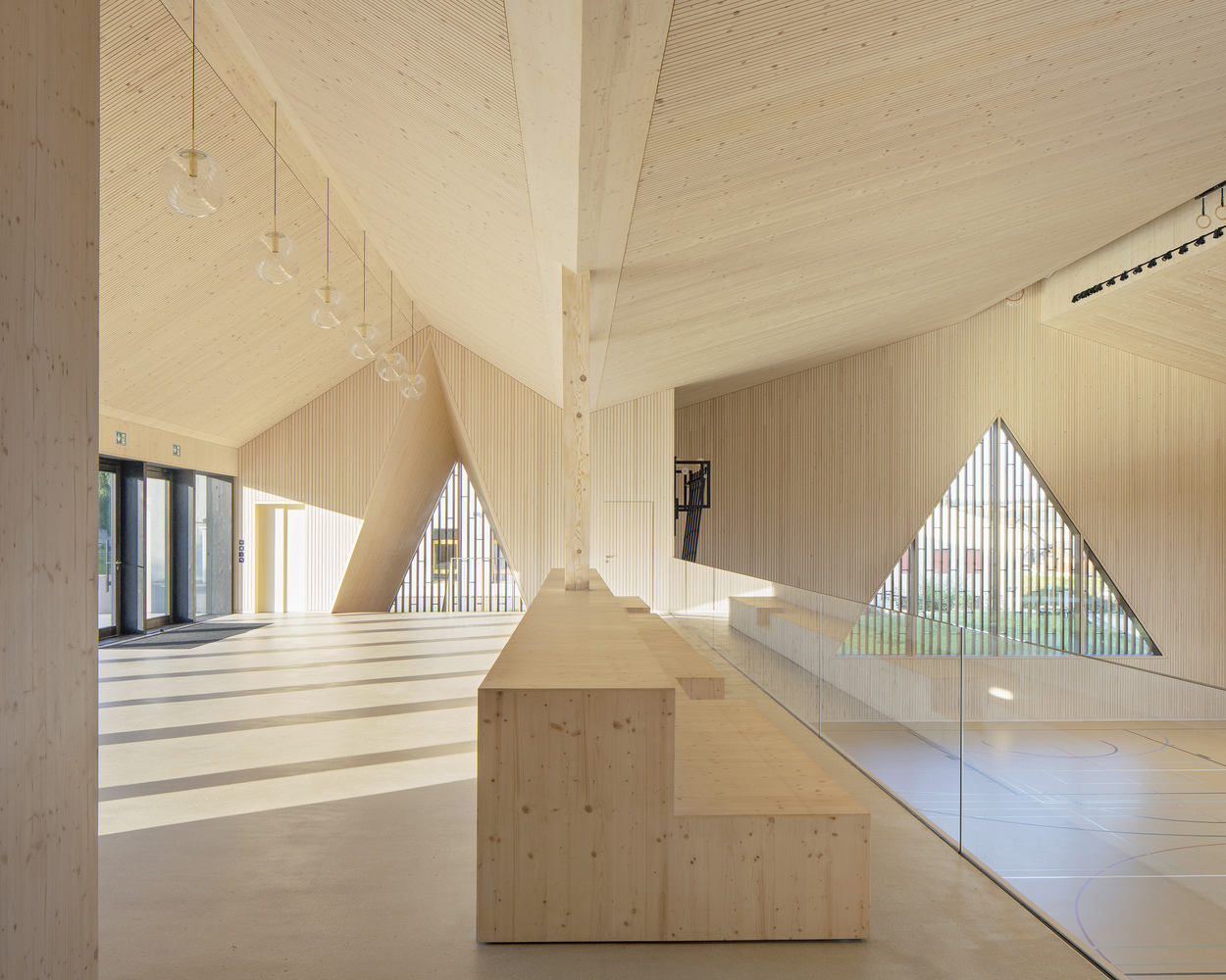 瑞士浴火重生的村庄礼堂---酷图编号1235900