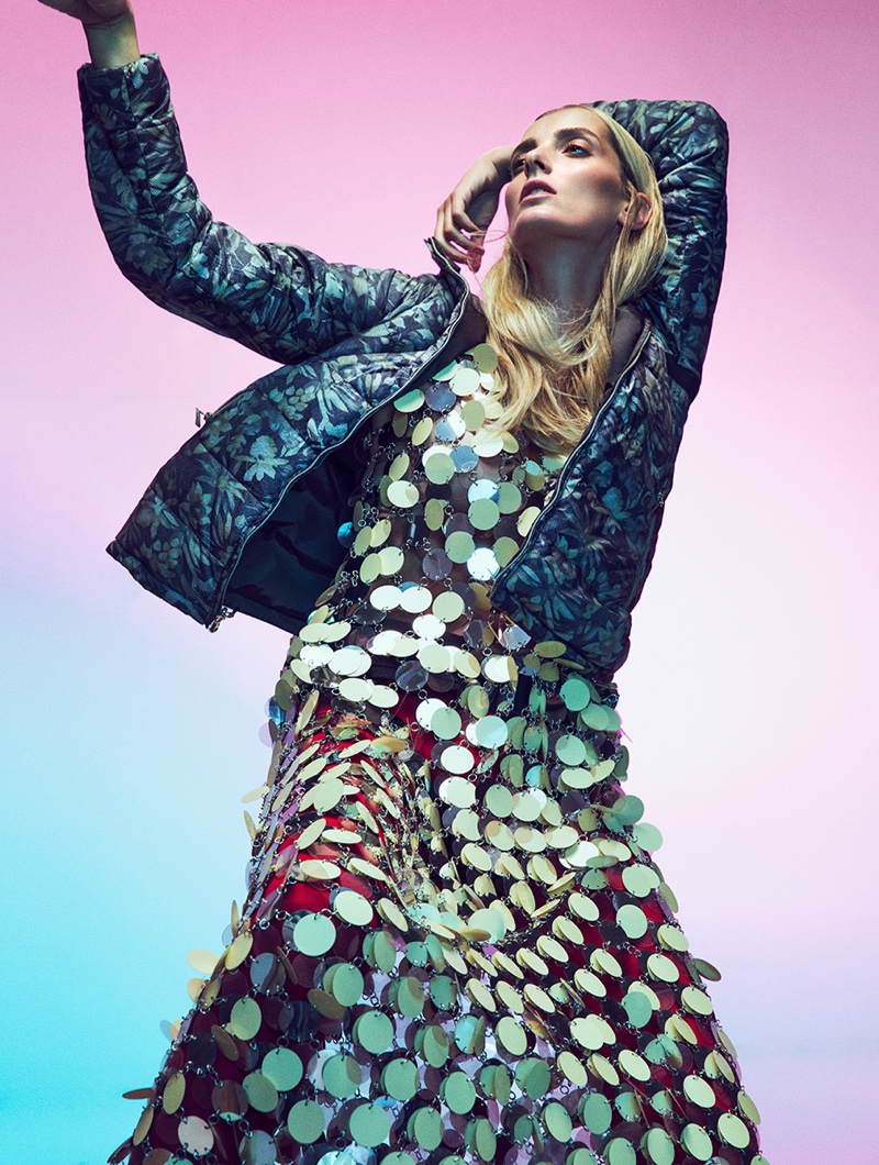 穿着西班牙大胆外套的理查德拉莫斯-金发美女穿着连身衣,斗篷和河豚夹克,拥抱秋季系列的彩色女装秀---酷图编号1