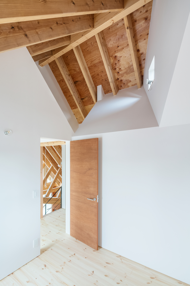 结构交织的三角屋---酷图编号1240072