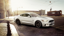 高清晰白色福特GT V8跑车壁纸