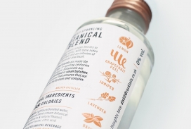 零酒精蒸馏植物饮料的设计