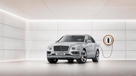 “前卫”动力宾利首款混合动力车