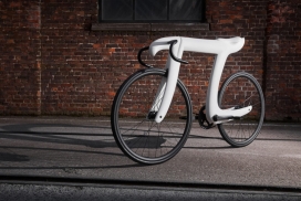 The Pi-黑白时尚自行车-一个固定齿轮的自行车，以手工制作碳纤维车架，π符号的形状
