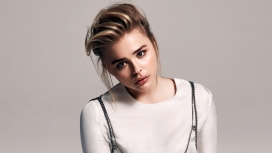 高清晰科洛・格蕾斯・莫瑞兹美女壁纸