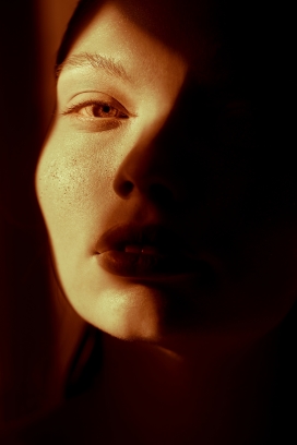 BURN, BABY BURN!荧光粉彩妆人像