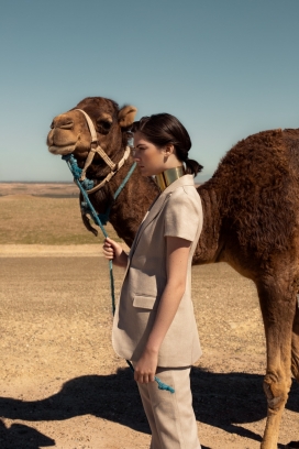 Marie Claire乌克兰-过渡性中性运动服