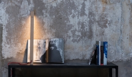 实心橡木手工制成配备LED技术的灯