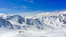 高清晰高山滑雪场壁纸