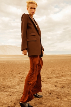 达里亚科扎克-Vogue波兰-崇高时尚艺术风格