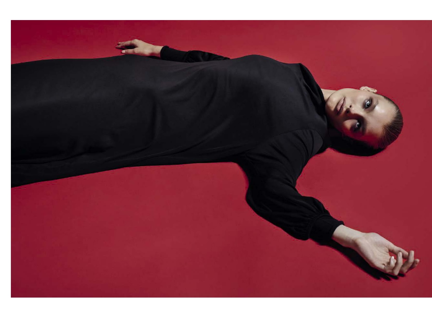 Vogue意大利-戏剧性的红色和黑色---酷图编号2