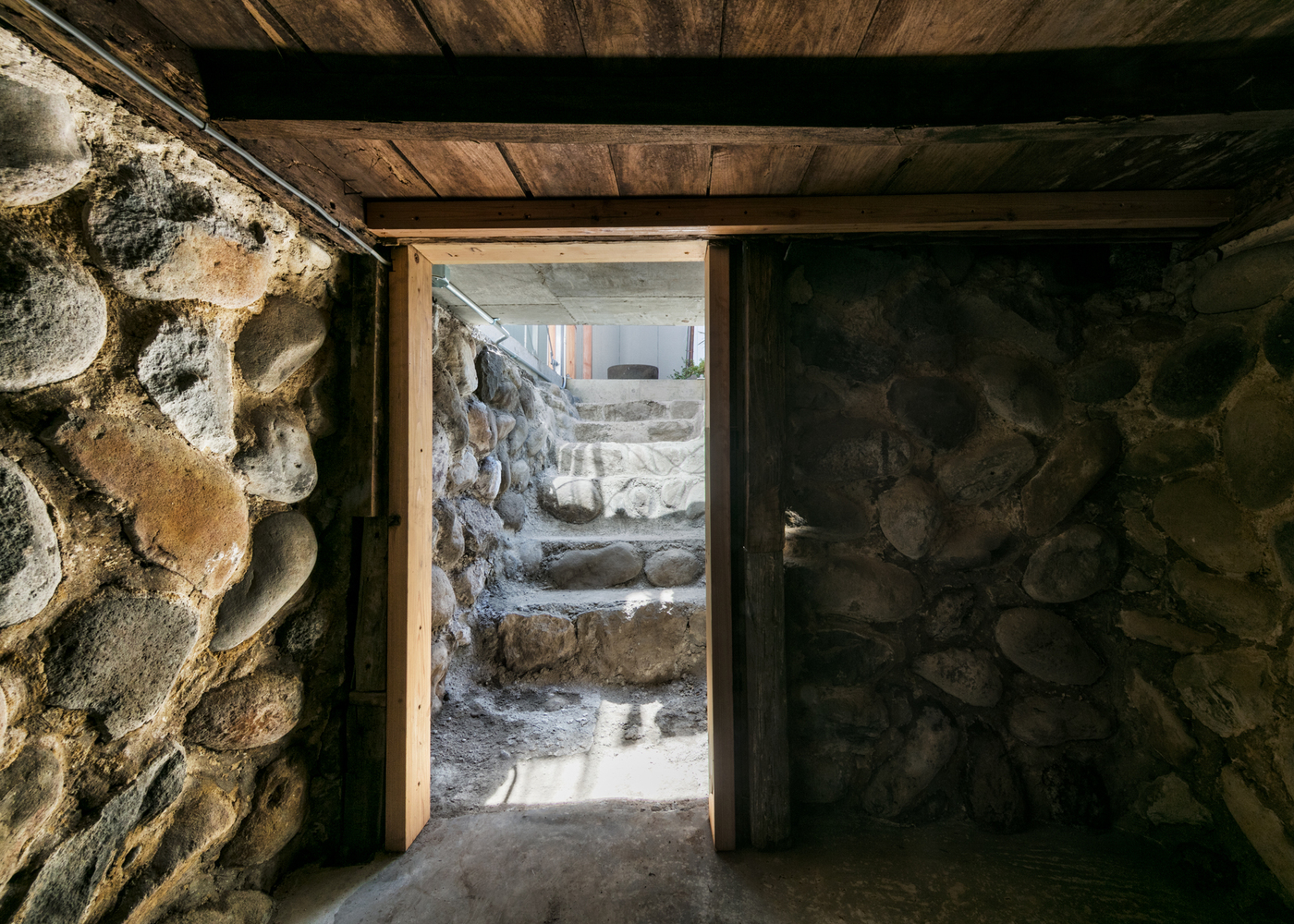 日本208平米附带六个玻璃屋的住宅---酷图编号14