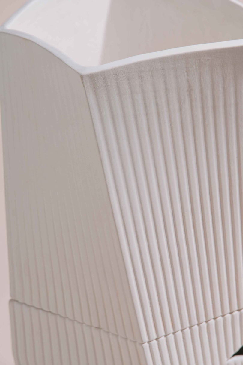 Carmen花盆设计-有带Watair灌溉系统,可使植物与水持续接触,并使根部永久充氧---酷图编号1251080