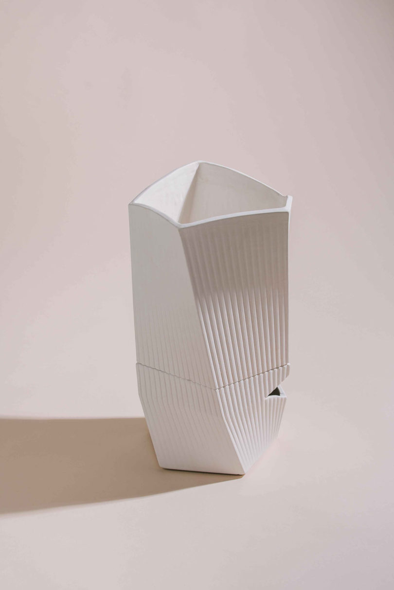 Carmen花盆设计-有带Watair灌溉系统,可使植物与水持续接触,并使根部永久充氧---酷图编号1251081