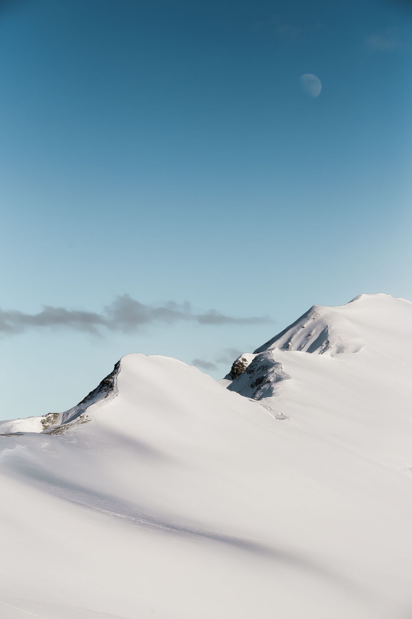 高清晰白色沙漠山丘壁纸图片