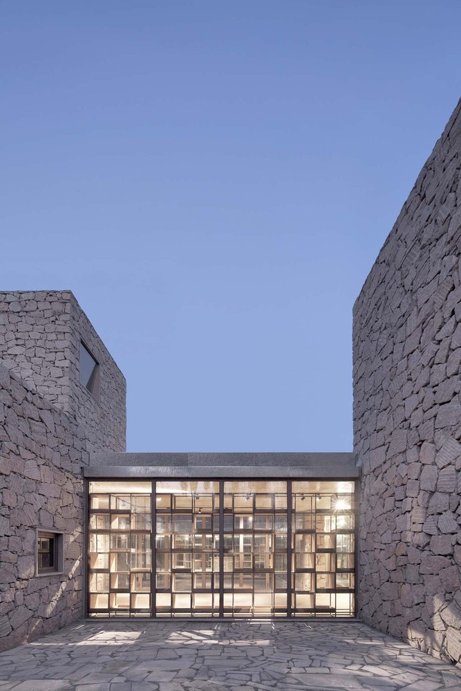 1875平米的内蒙古红石山房---酷图编号8