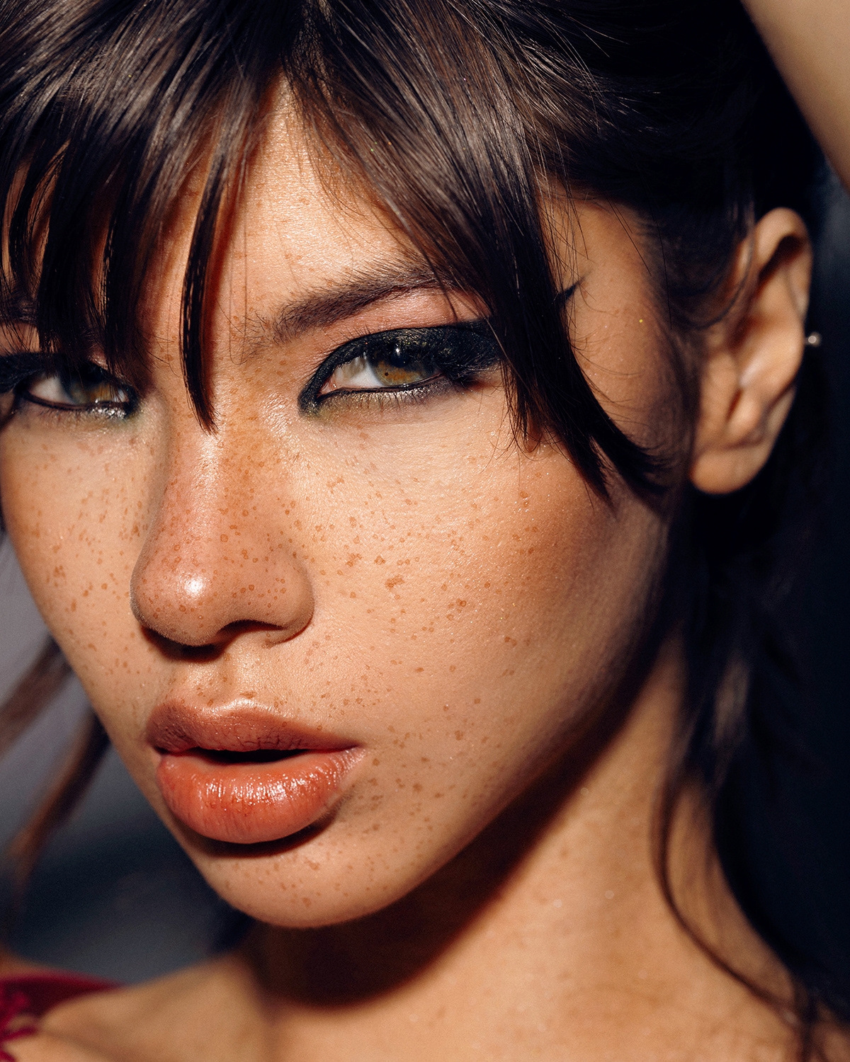 July-雀斑女郎图片