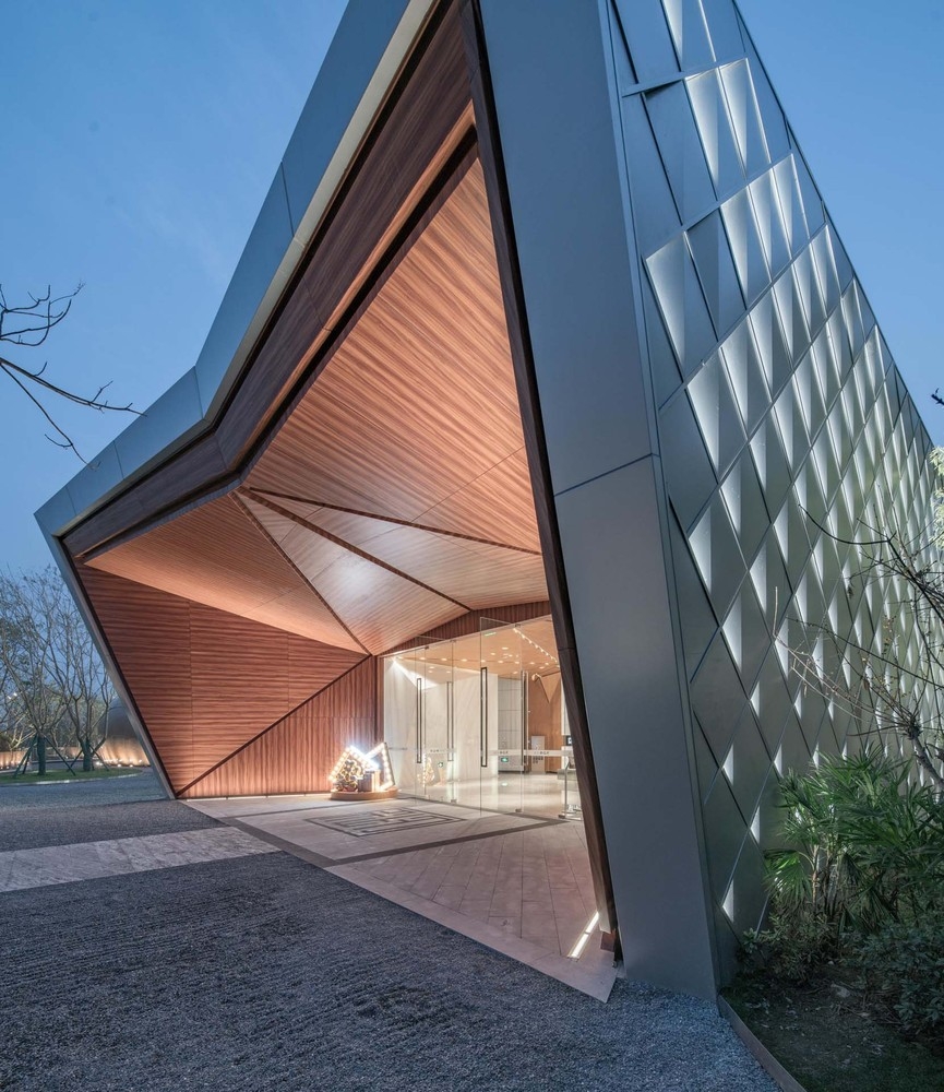 重庆1640平米的华宇两江御临府艺术中心建筑封面大图