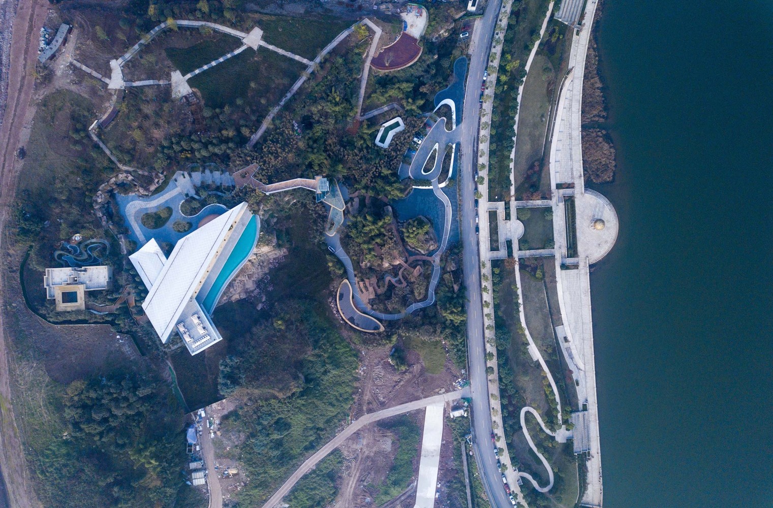 重庆1640平米的华宇两江御临府艺术中心建筑---酷图编号1254611