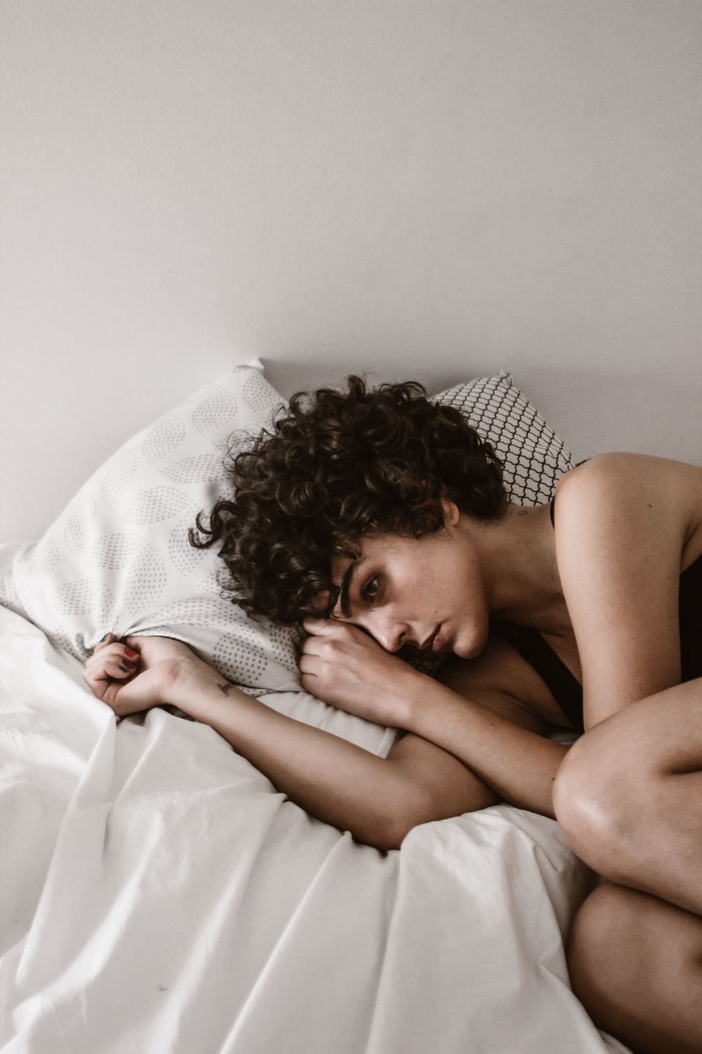 睡午觉的女孩图片