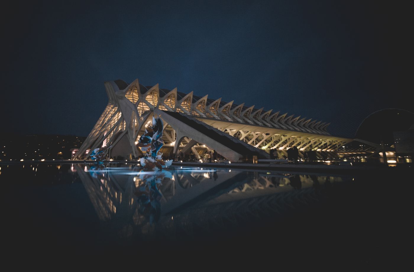 脊椎骨架建筑图片