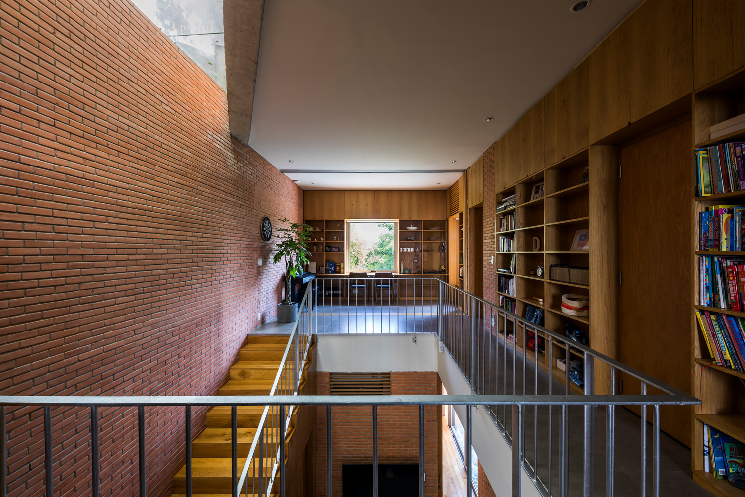 越南胡志明137平米的红砖Ha House---酷图编号1258279