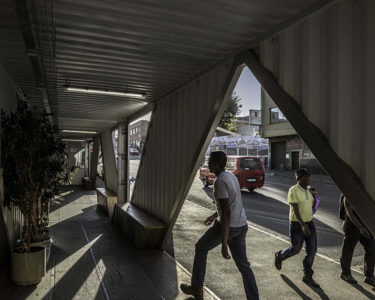 75000平方英尺的南非集装箱公寓---酷图编号1260615