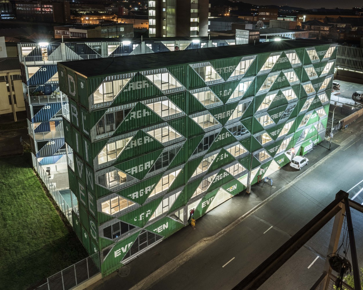 75000平方英尺的南非集装箱公寓---酷图编号1260617