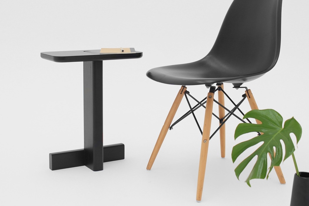 木制边桌封面大图