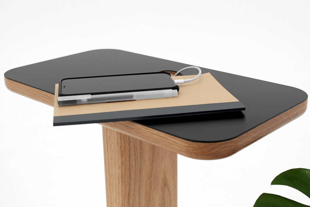 木制边桌---酷图编号1261436