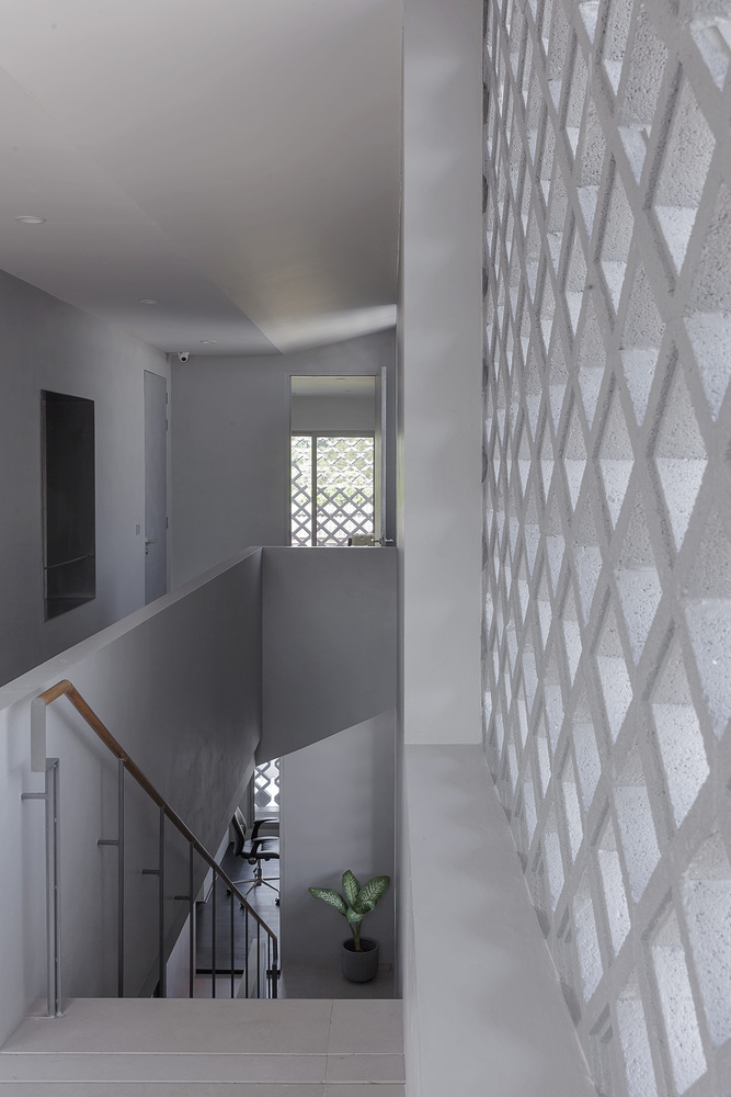 泰国388平米镂空混凝土砖住宅---酷图编号1263622