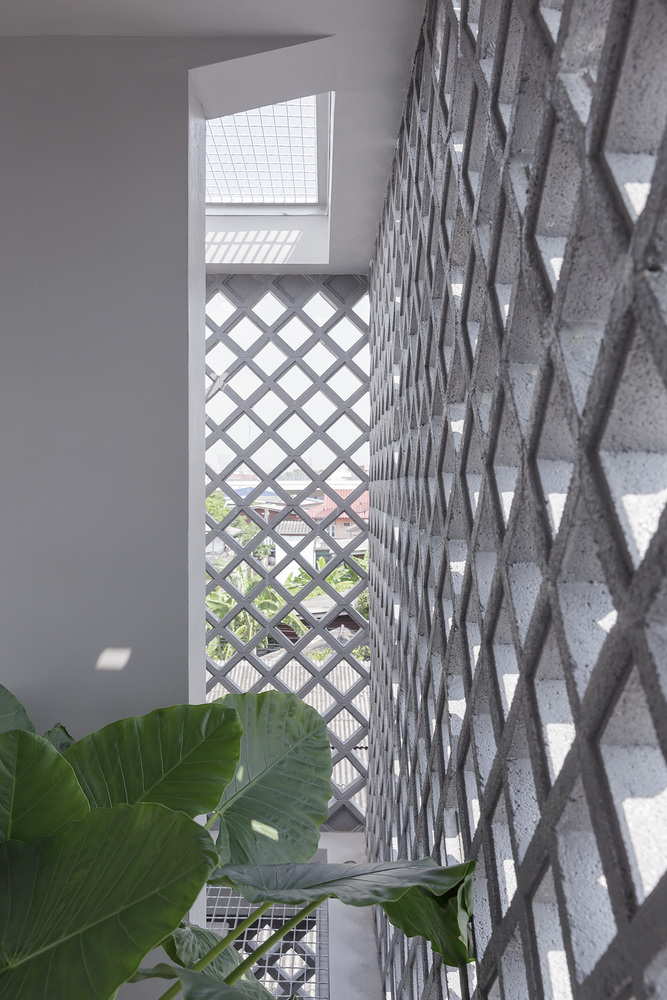 泰国388平米镂空混凝土砖住宅---酷图编号1263642