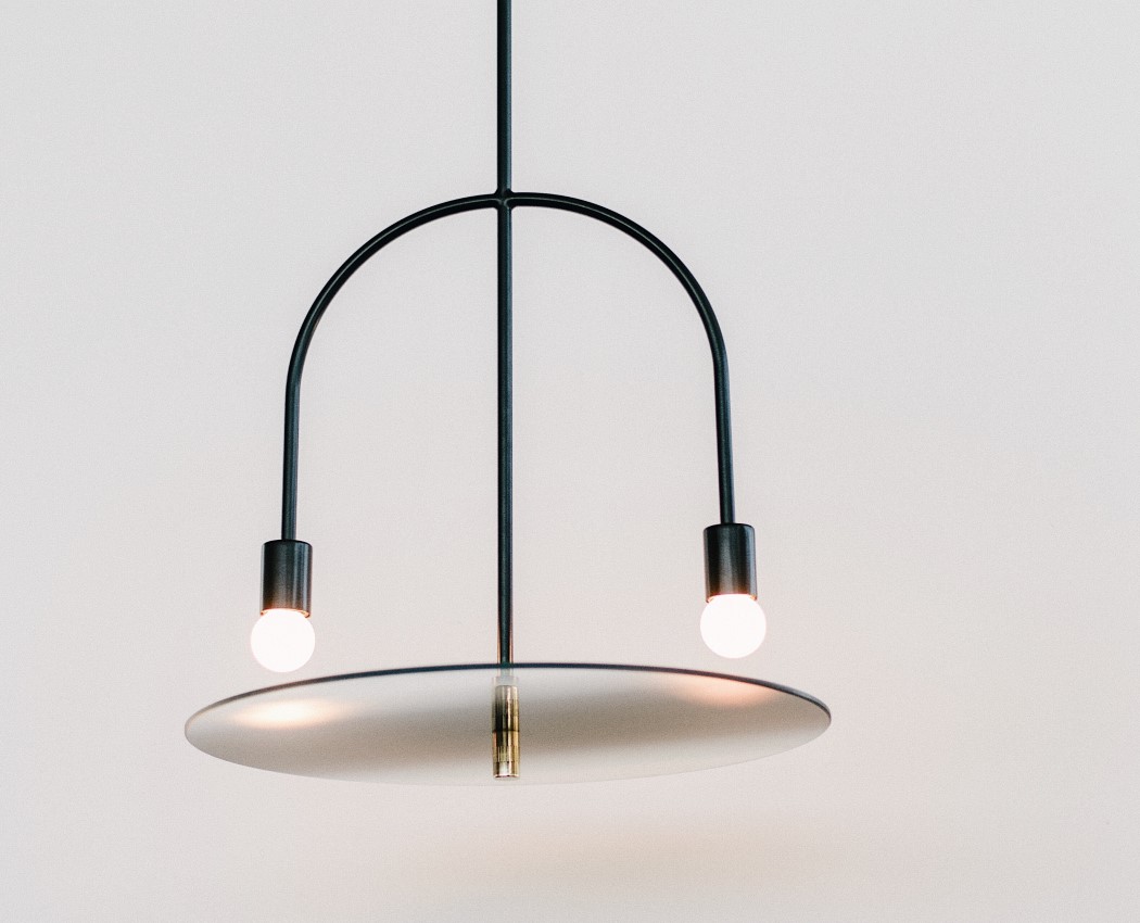 可以通过旋转其半色玻璃罩来调暗的Tinge灯---酷图编号7