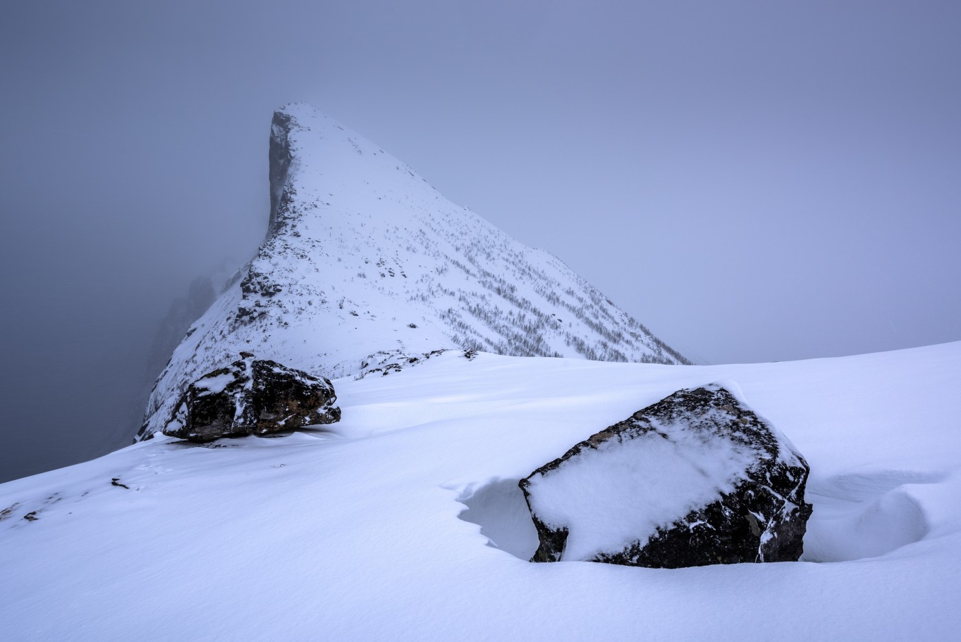 Senja-黄昏的雪山图片