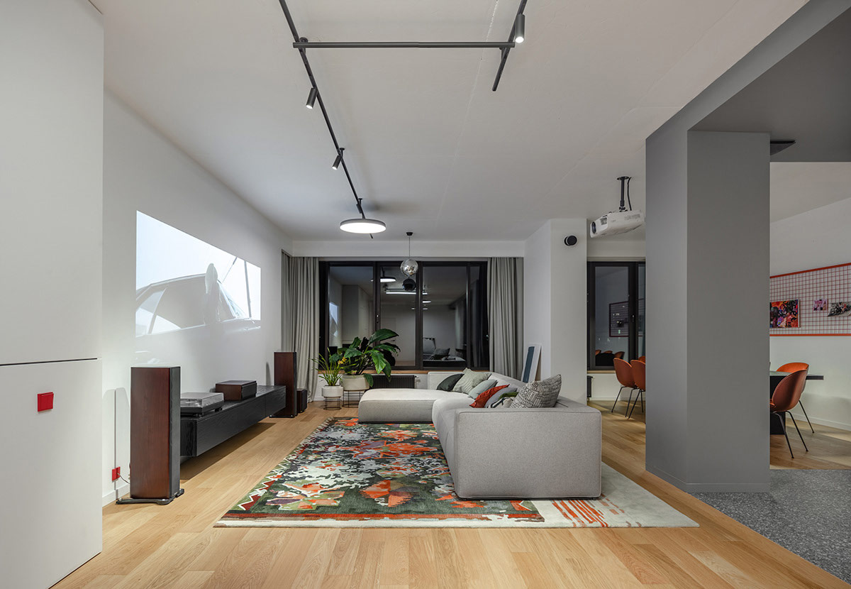 一个拥有巨大游乐区的家庭---酷图编号1264843