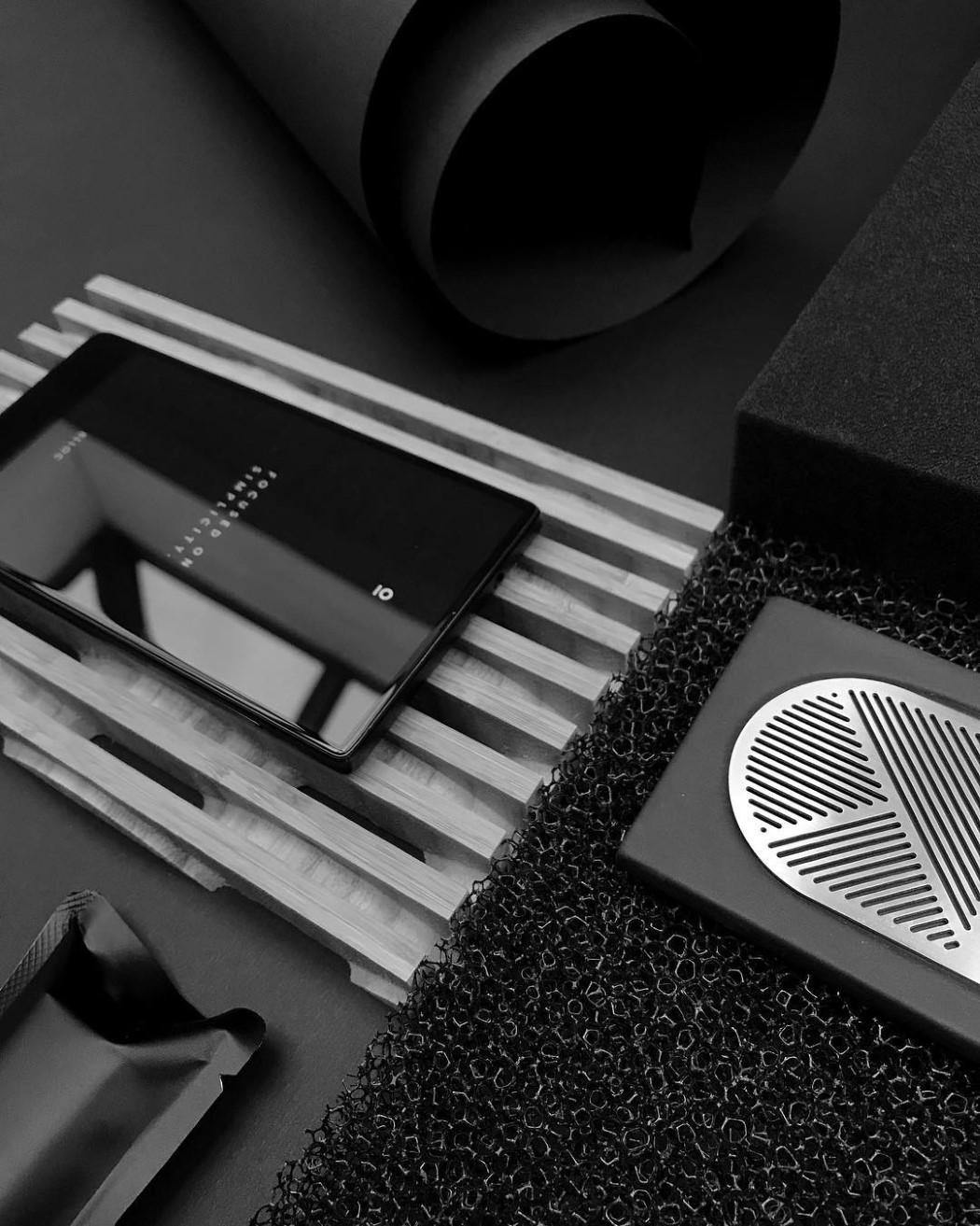 Blloc有史以来最简约全功能的智能手机---酷图编号1266023