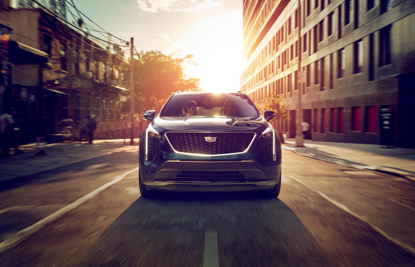 CADILLAC XT4-2019款凯迪拉克XT4越野车广告封面大图