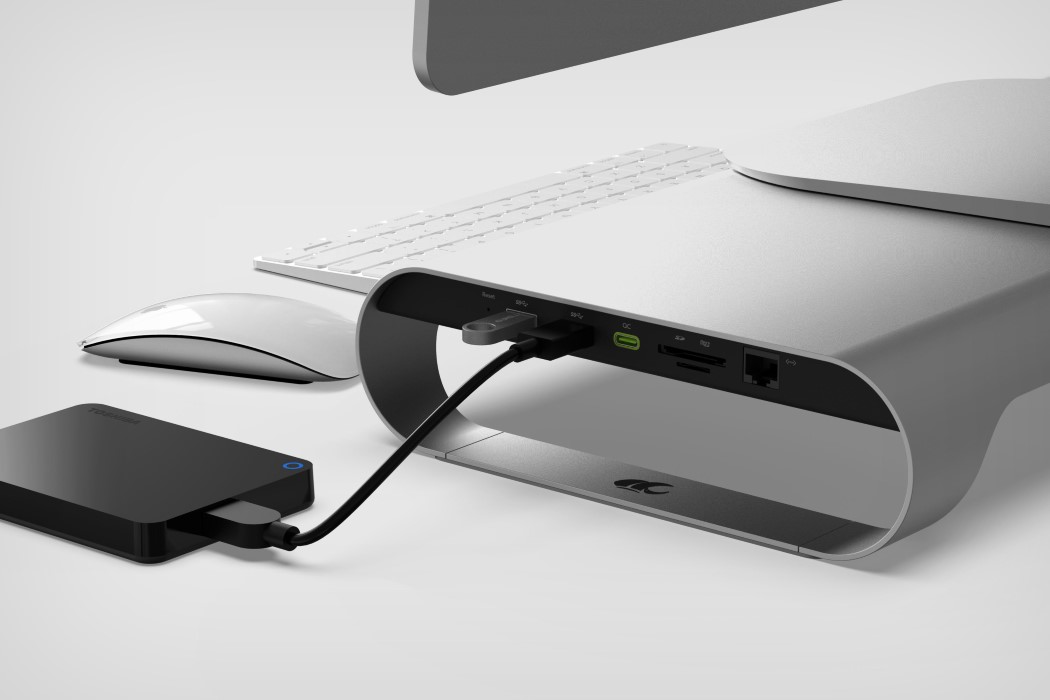 ProBASE X直接插入电源,通过位于支架底部的USB3.0端口连接到您的机器。它的多端口设置可以很好地与台式机配合使用,将端口放在易于访问的地方