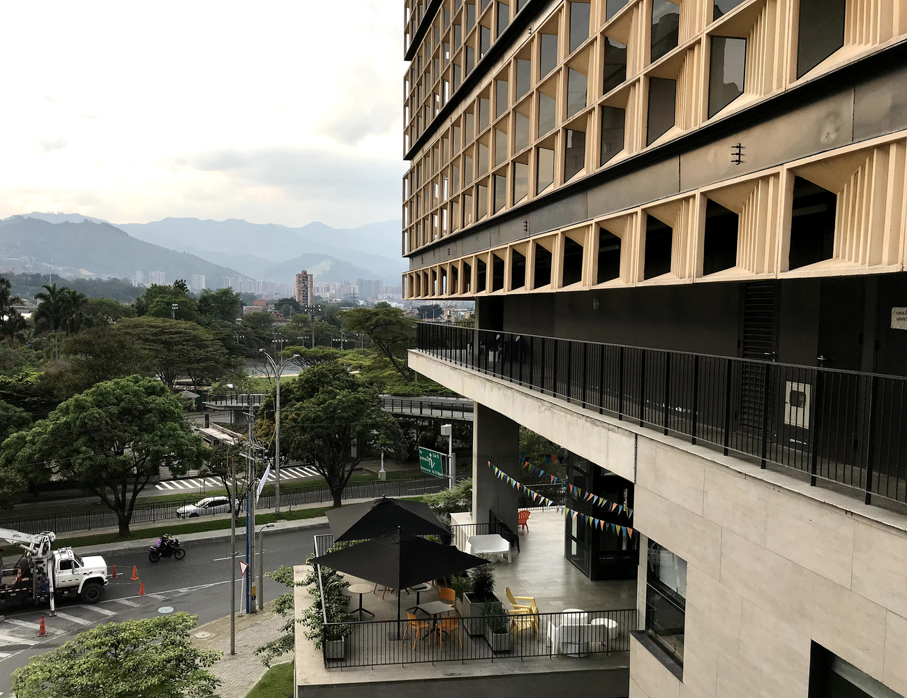 哥伦比亚EAFIT大学语言培训中心教学大楼---酷图编号1275037