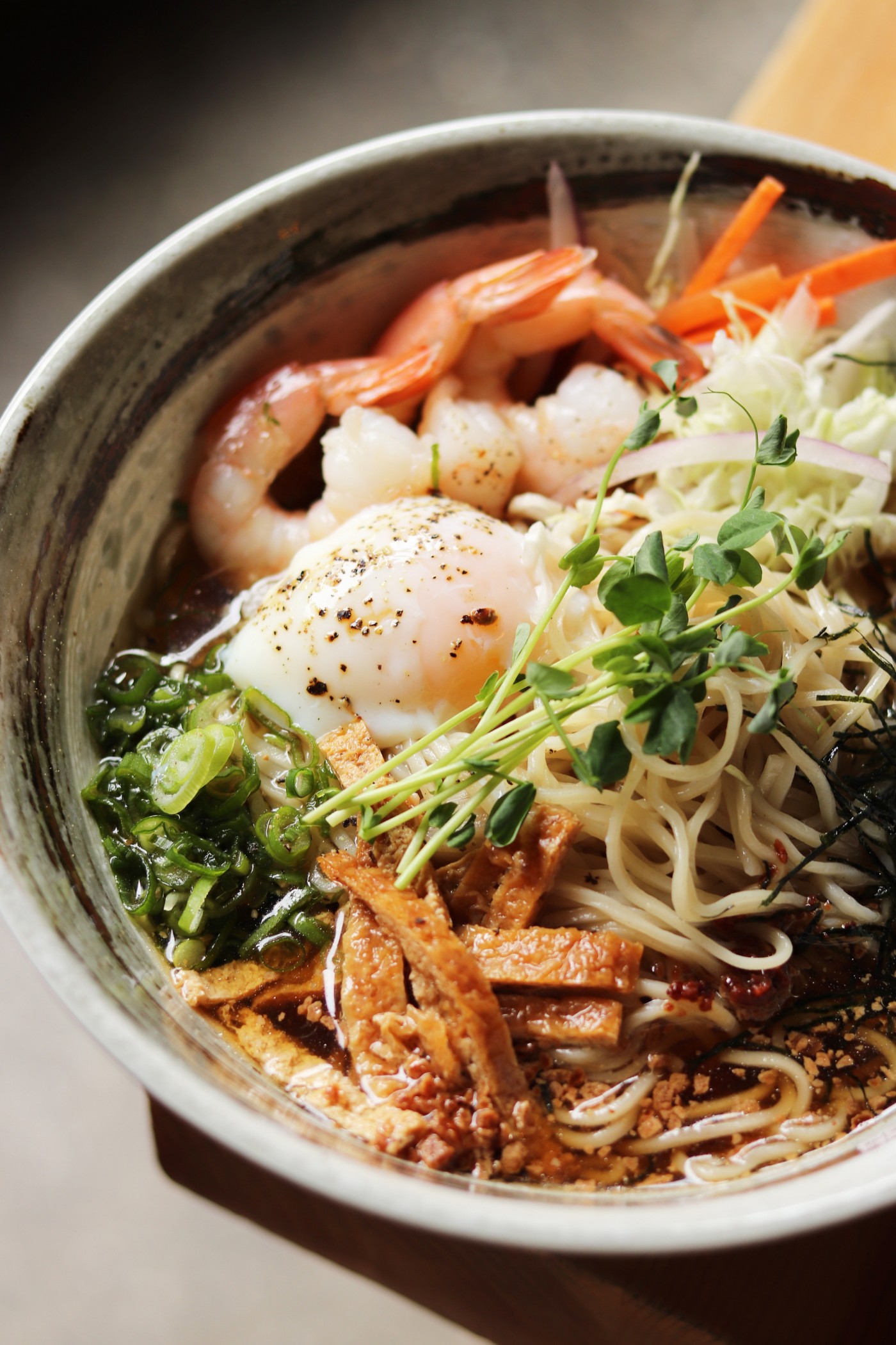 鲜虾鱼蛋面图片