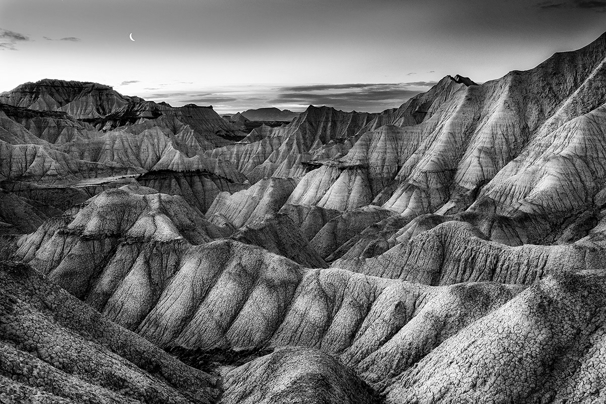 巴底那王国沙漠地貌黑白图图片