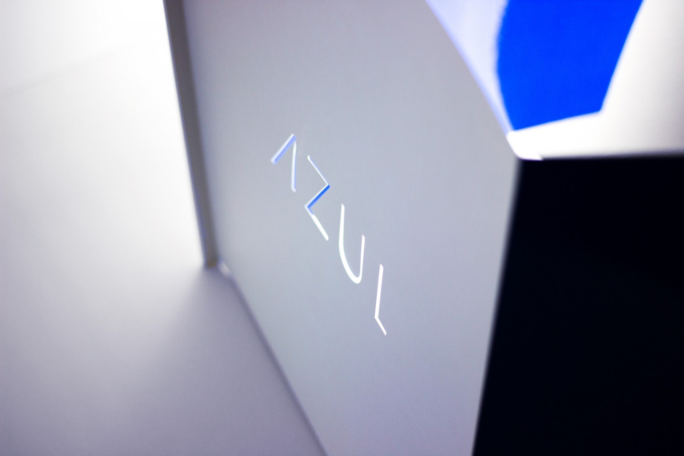 Azul住宅楼宣传册封面大图