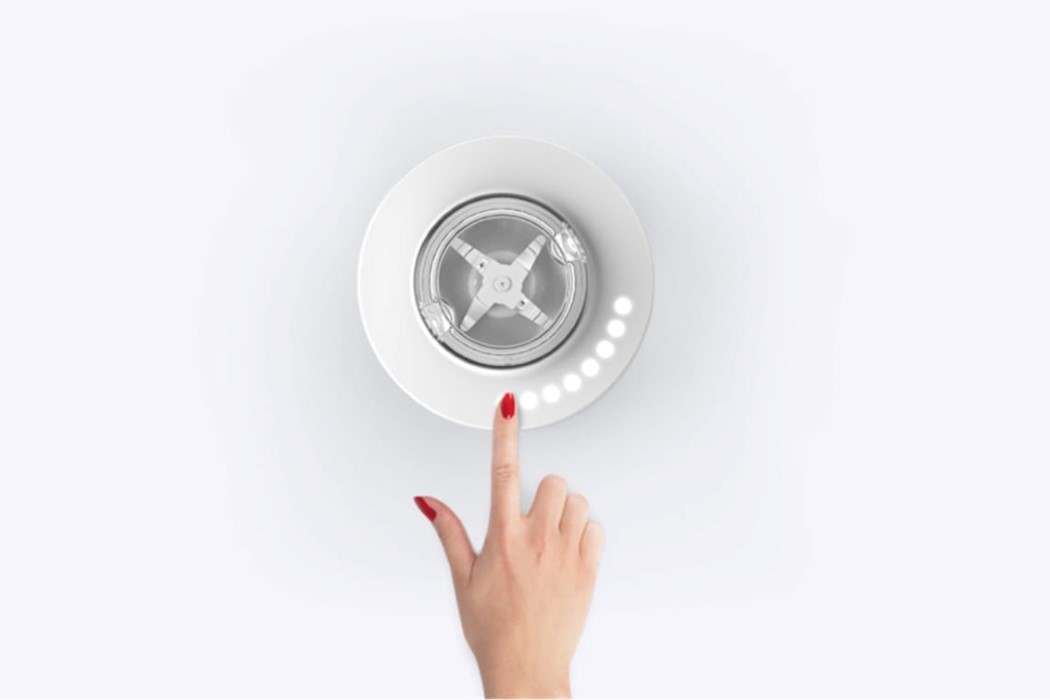 Millo的设计甚至可以远程操作。容器通过磁铁牢固地卡在底座上,因此您无需将其固定,也不需要将其固定在适当的位置。事实上,Millo的设计师和工程师对搅拌机的能力非常有信心,它可以通过蓝牙通过手机进行远程控制!是的,这款搅拌机是Jonathan Ive所喜爱的一切。它时尚,无线,安静,并消除任何丑陋的机械细节,这将破坏搅拌机的原始设计。哦,底座也是铝制的!!