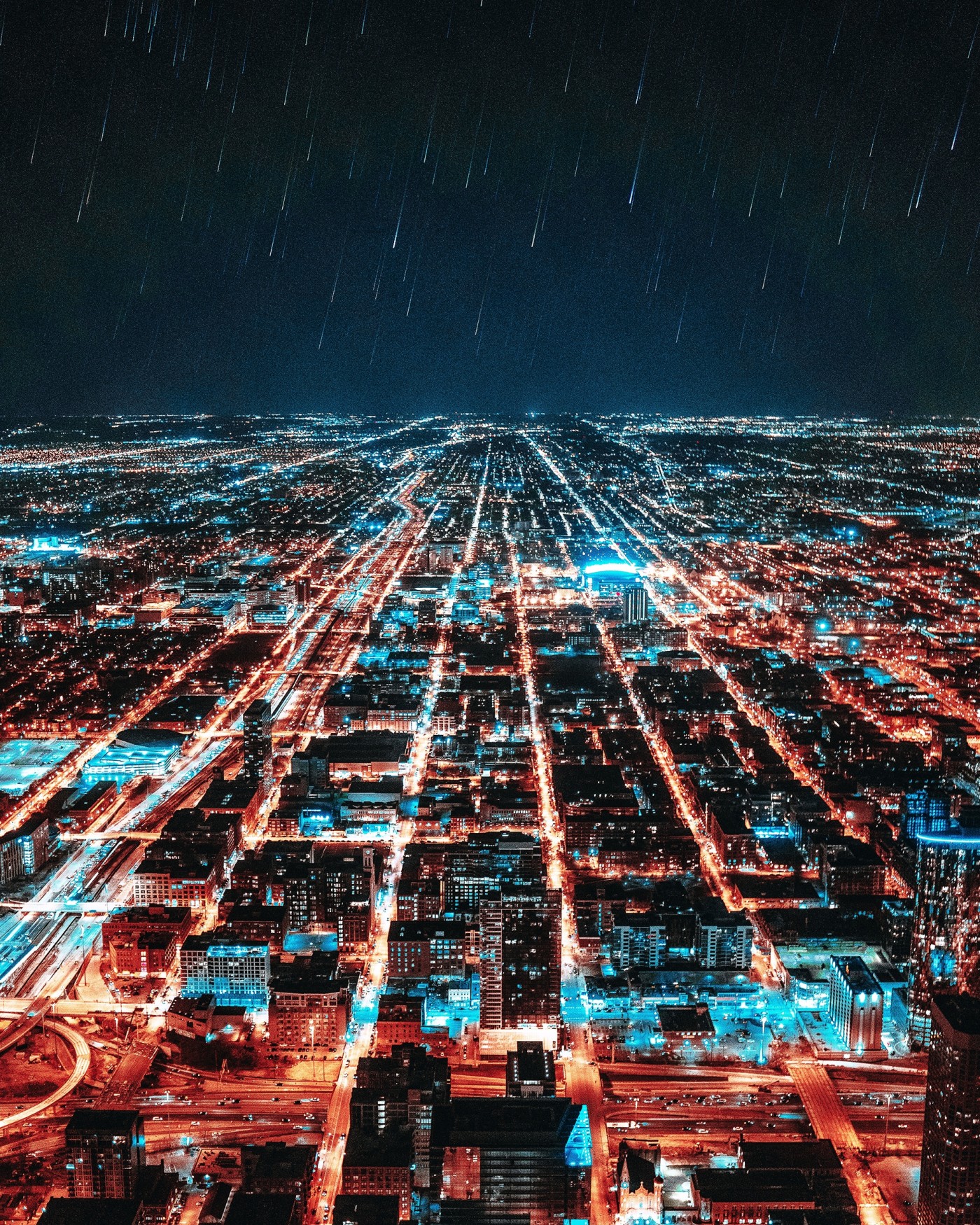 璀璨城市夜景上空的流星雨 手机移动版
