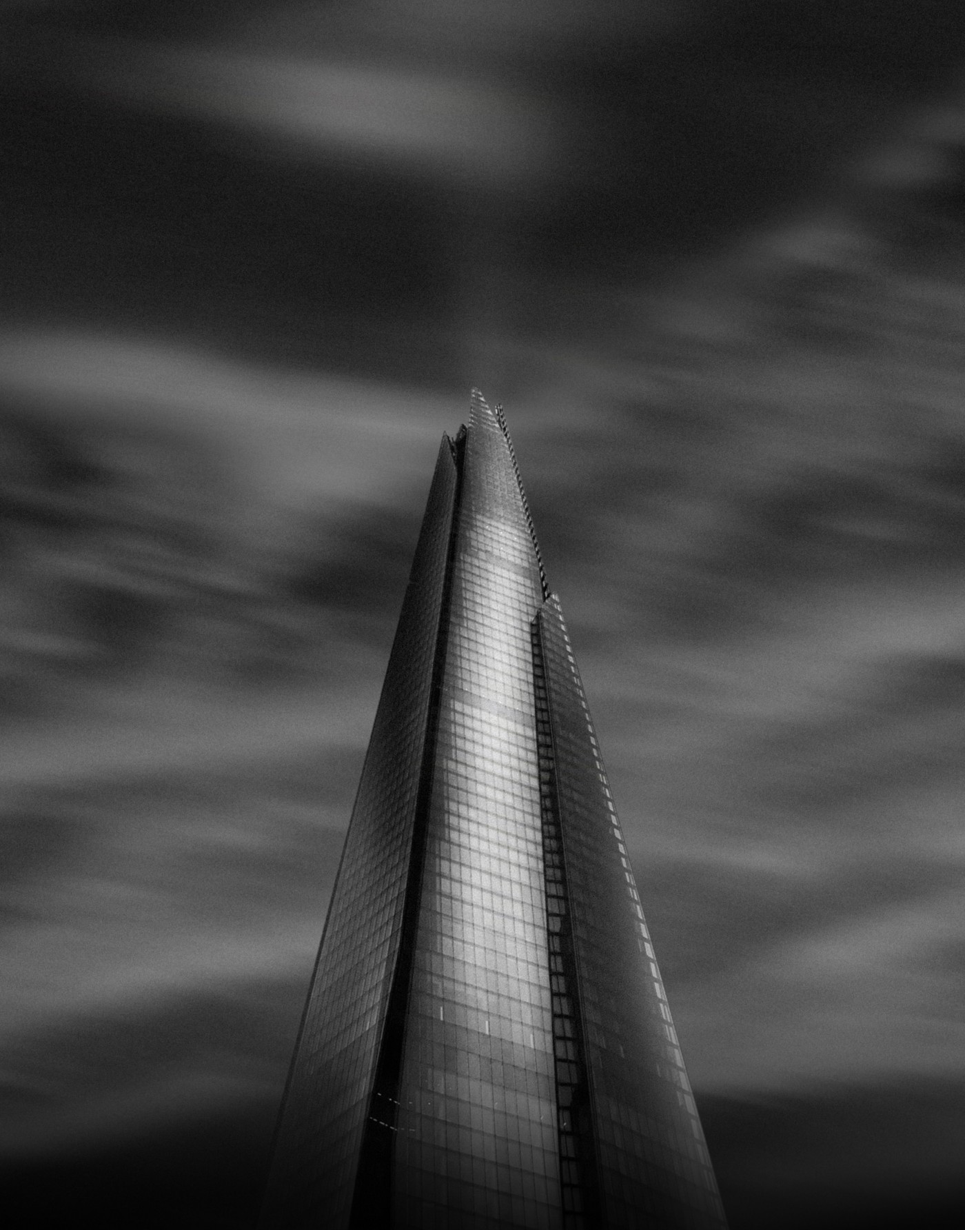 尖角写字楼封面大图